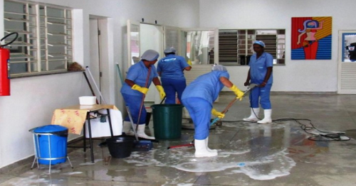 Auxiliar de Limpeza – Salário fixo de R$ 1.850,00
